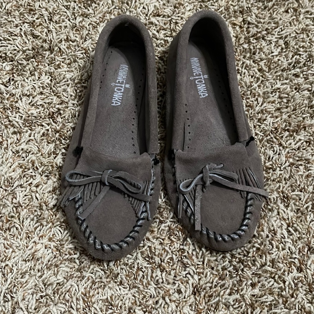 Womens Minnetonka Kilty moccasins